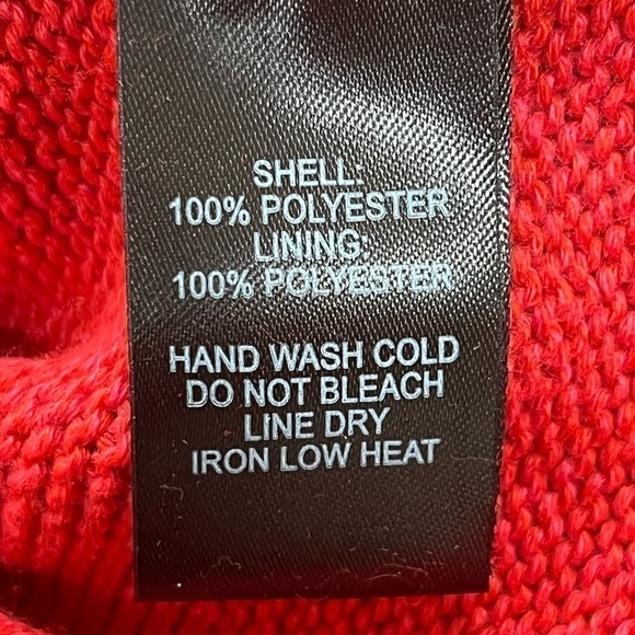 LULU’S red turtleneck long sweater dress. - Picture 4 of 7